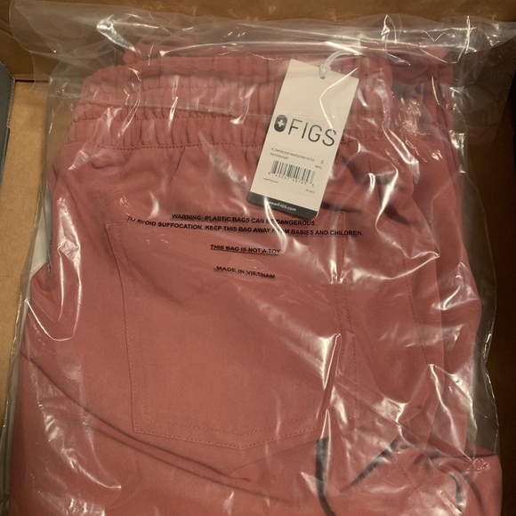 Figs Mauve bottoms - Picture 3 of 3